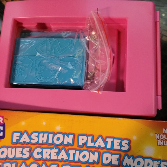Color zone Fasion plates Toy Girl's age 5 and older, Preowned Never used. - Picture 3 of 16